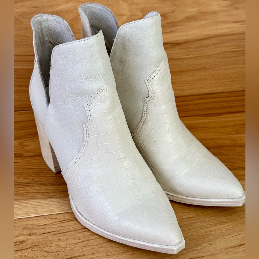 Steve Madden Chaya Pointed Toe Bootie